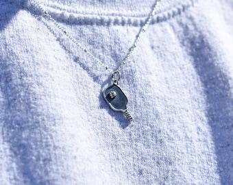 Collar de paleta de pickleball de plata esterlina con cadena satélite
