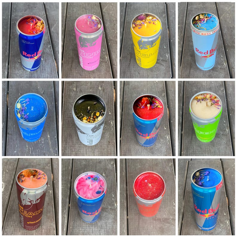 Puede incluir: Doce latas de bebida energ&eacute;tica Red Bull reutilizadas como velas. Las velas son de varios colores, incluyendo rojo, azul, rosa, amarillo y verde. Cada vela tiene un aroma diferente y est&aacute; coronada con flores y hierbas secas.