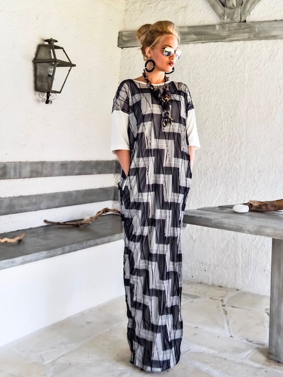 Plus Size Black And White Asymmetrical Dress Asymmetric Dress With Pocket  Accent, Black/White