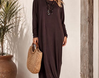 Braunes übergroßes Maxikleid für Frauen, locker sitzendes Boho-Kleid, langärmliges Fledermauskleid, Plus Size Resort Wear, minimalistischer Kaftan