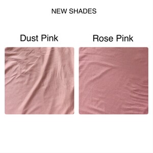 Puede incluir: Dos muestras de tela, una en un rosa polvoriento claro y la otra en un rosa m&aacute;s oscuro. Las muestras est&aacute;n etiquetadas como "Dust Pink" y "Rose Pink".