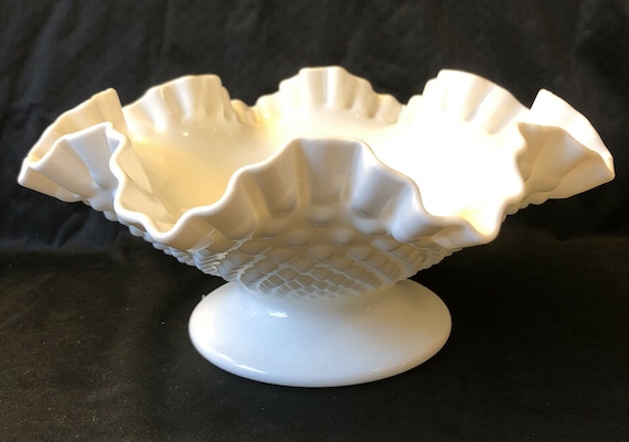 FENTON ホブネイル ホワイト ミルクガラス 大型台座ボウル クリンプ