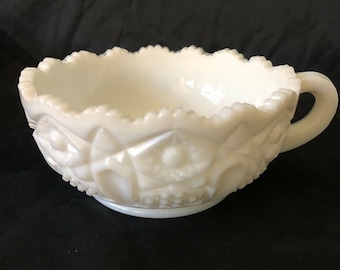 Vintage Milk Glass Handled Nappy Heritage Pattern by L E SMITH GLASS