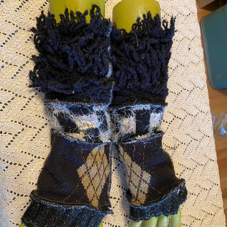 SweaterUP Fingerless Gloves Black Gold Sparkly Shimmer Arm Hand Warmer Shaggy Fluffy Unisex Katwise-Style Recycle Sweater Halloween Minima