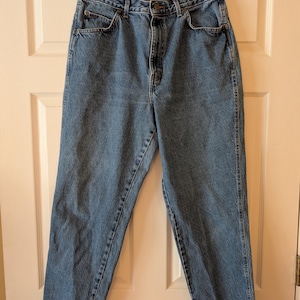 Vintage Chic High-Waist Jeans: 90er Jahre Tapered Leg Denim, hergestellt in den USA