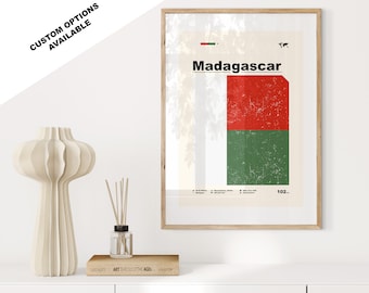 Impressão da Bandeira de Madagascar - Pôster da Bandeira - Estilo Moderno de Meados do Século - Opções Personalizadas Disponíveis - Impressões emolduradas ou em tela disponíveis - Presente Personalizado