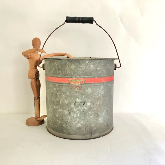 Vintage Fine Fishing Tackle Kalamazoo MI Minnow Bucket Antique
