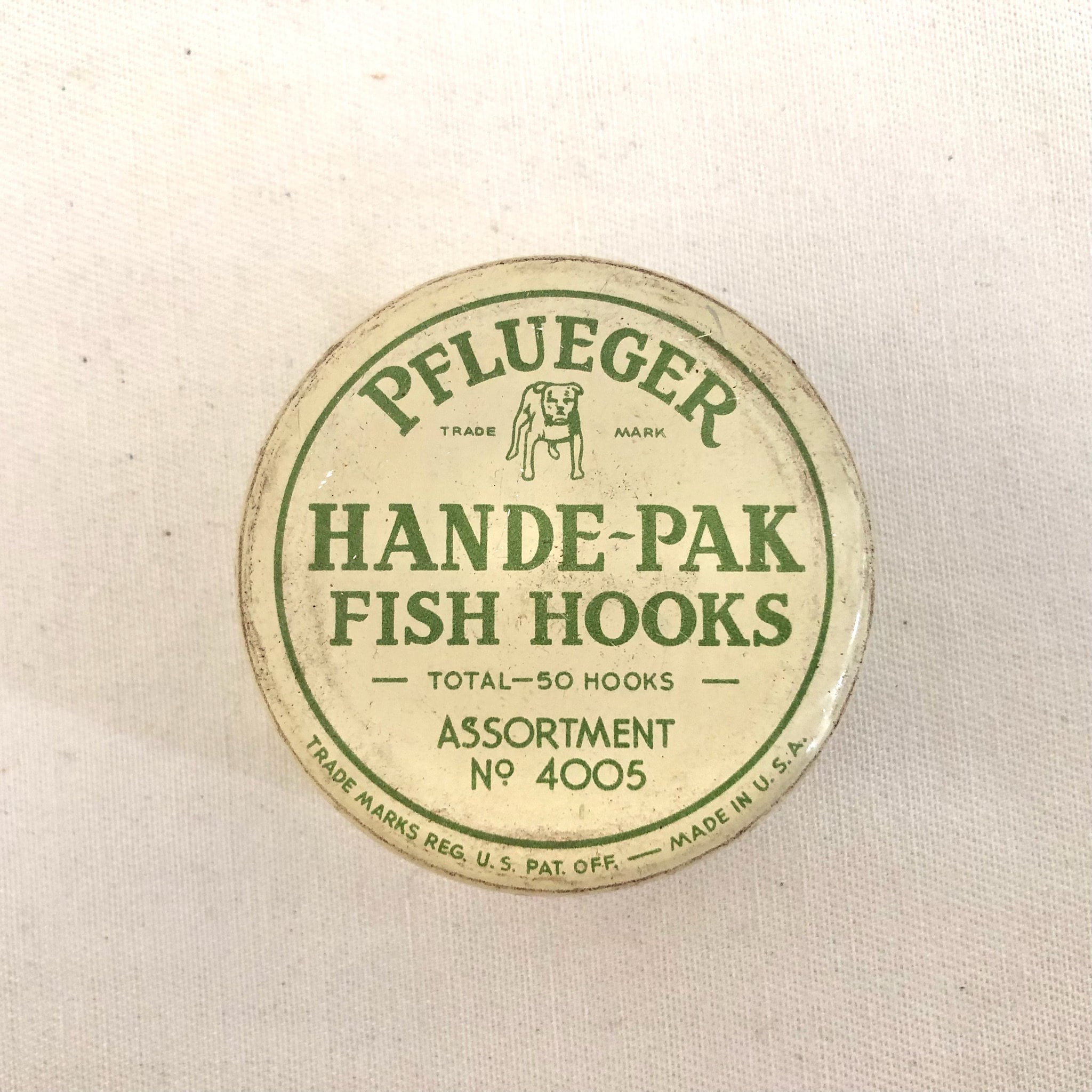 Vintage Pflueger Hande-pak Fish Hooks Tin Fishing Hook Collectible