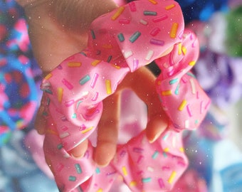 Satin Scrunchie: Pink Sprinkles Dessert