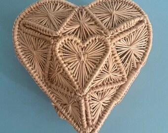 Iraca Palm Finely Hand Woven Colombian Heart Box