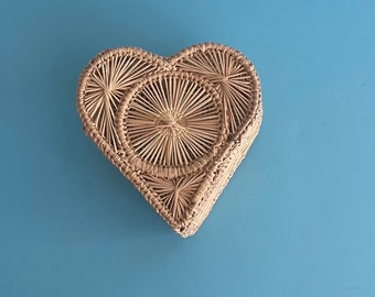 Iraca Palm Finely Hand Woven Colombian Flat Top Heart Box