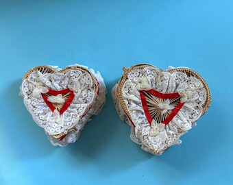 Iraca Palm Hand Woven Vintage Colombian Flat Top Heart Box Set With White Lace and Ribbon
