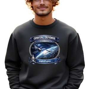 Tröja med militärt märke och vintage-logotyp från Orbital Defense | US Space Force Semper Supra