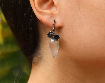 Pendant earrings with flowers and Quartz - black earrings - handmade in oxidized silver - women's floral earrings