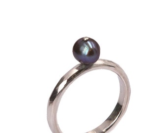 Silver ring faceted, with natural black pearl, handmade - Solitaire Pearl - Jewellery woman - No Nickel