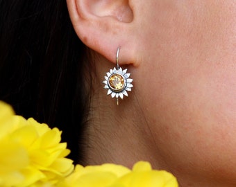 Sunflower earrings, with faceted Citrines in silver - earrings with closed hooks