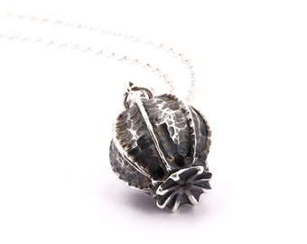 Large Small opium poppy pendant in oxidized Sterling silver - Floral pendant - 100% handmade in Italy - Chain sold separately
