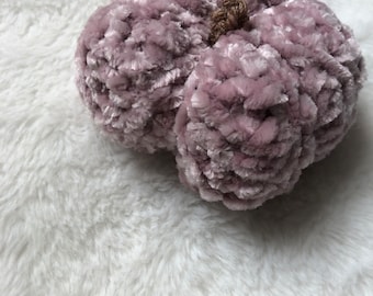 Small Crochet Velvet Pumpkin Lilac