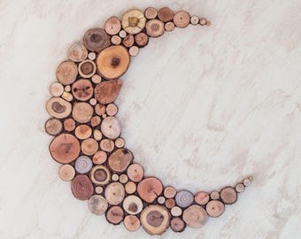 Handgefertigte Mond-Wandkunst aus Holz | Zeitgenössische rustikale Skulptur | Wald-Essenz