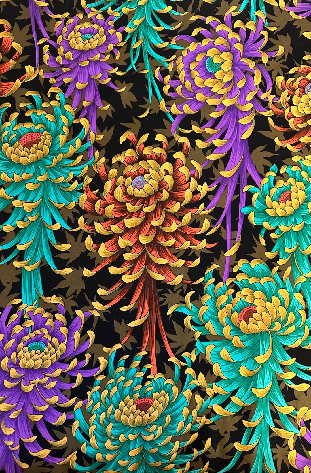 Half Yard - Philip Jacobs Spider Mums PJ135 in Dark by Freespirit