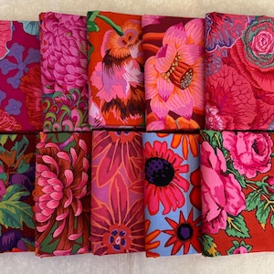 Razzle Dazzle Floral Bouquet 10 Fat Quarters Bundle Kaffe Fassett Reds Pinks Magenta Flowers Only Fabric by FreeSpirit Red Squares Quilt