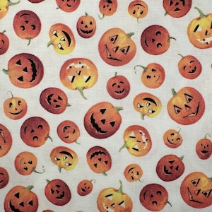Half Yard  Fright Delight Pumpkins on White by Riley Blake  Retro Vintage Halloween Pumpkins JackOLanterns  Cotton Fabric FREESHIP90