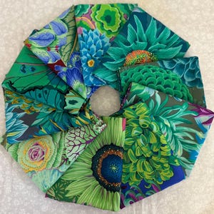Lush Green Bouquet Flowers Only! 10 Piece Bundle Kaffe Fassett Greens Fabric by FreeSpirit Green Squares Quilt FREESHIP90