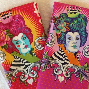 Fat Quarter Set Tula Pink Curiouser & Curiouser Red Queen in Daydream and Wonder Alice im Wunderland Herzkönigin Baumwollstoff