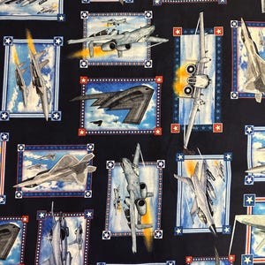 ¡NUEVO! Media yarda - Parche de la Fuerza Aérea Patriota en azul marino de Quilting Treasures - Tela de EE. UU. para veteranos militares de EE. UU., edredones patrióticos de valor