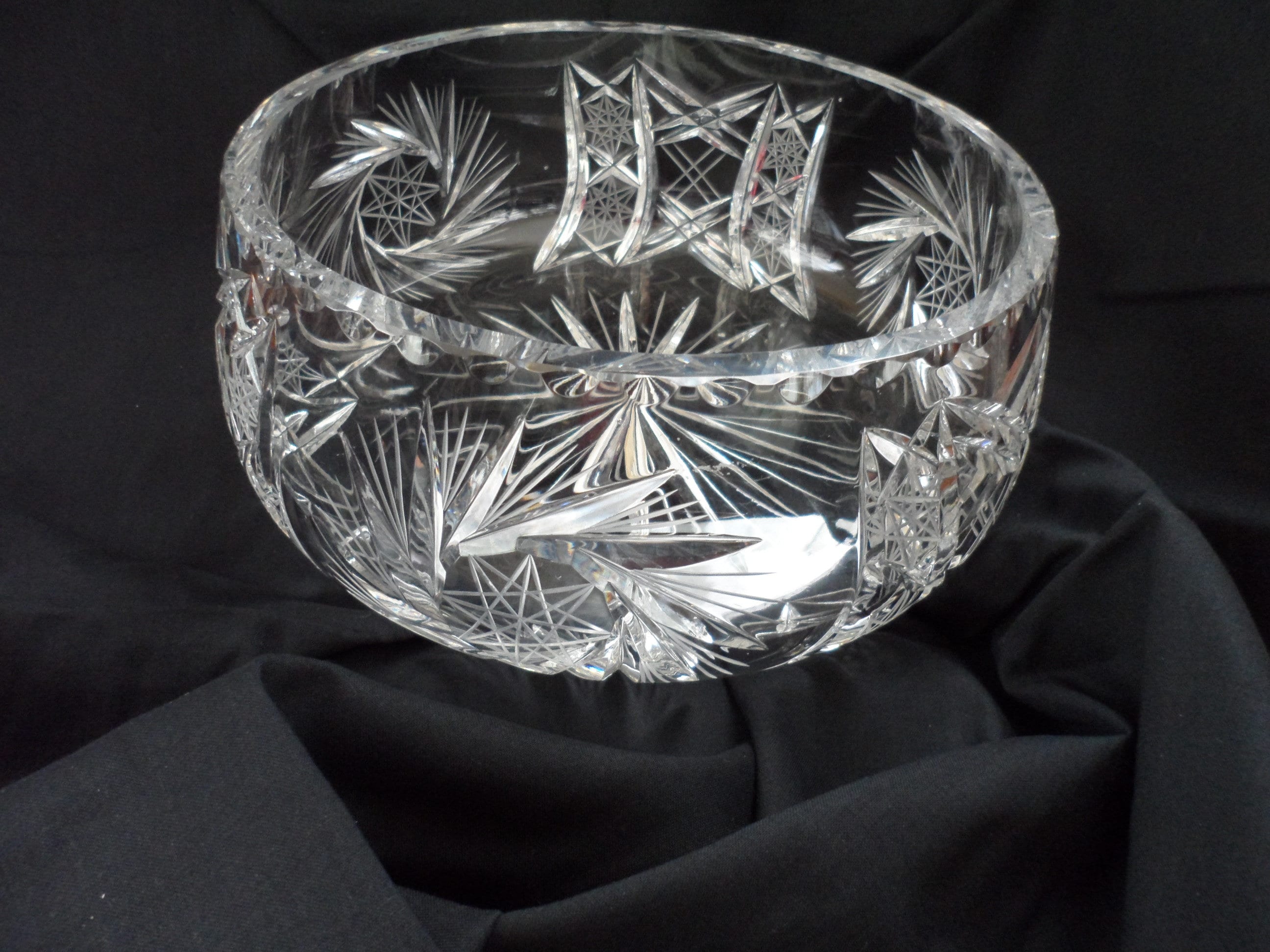 Large Cut Glass Crystal Salad Bowl With Star Pattern