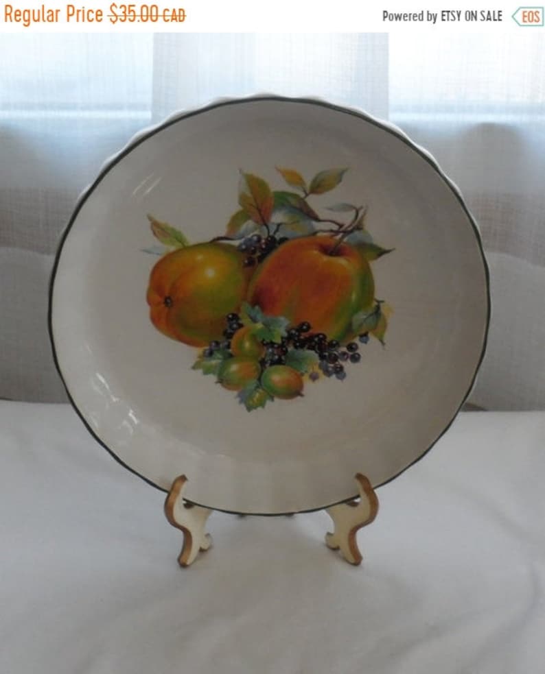 1980s Vintage MAYELL Oven to Ceramic Flan Quiche Dish Made in EnglandWhite with Fruit Decoration in CenterUsed Oven 2 Table Baking Dish