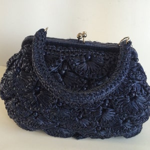 Vintage 1960 azul marino ganchillo concha rafia bolso - Hecho en Japón