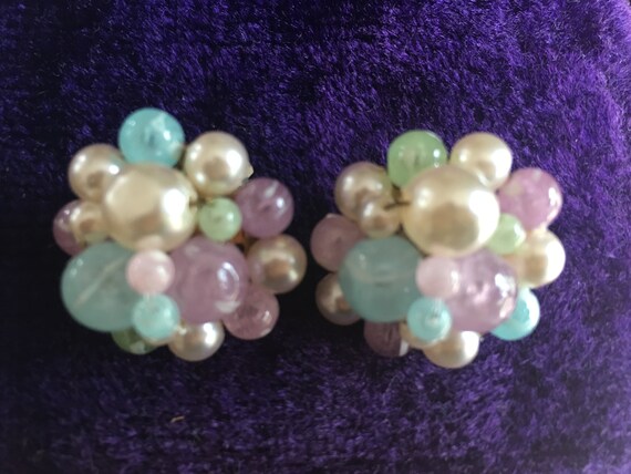 Vintage Pink, Purple and White Cluster Bead Clip … - image 6