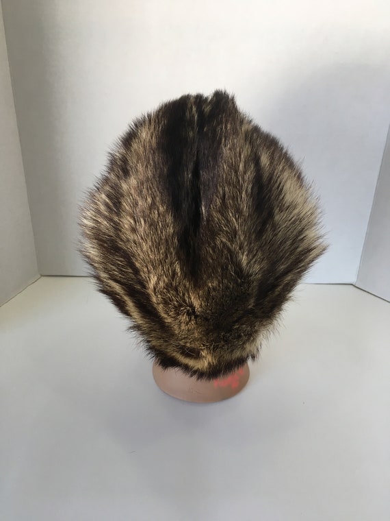 Vintage 1960s Raccoon Fur Unisex Hat with a Cente… - image 4