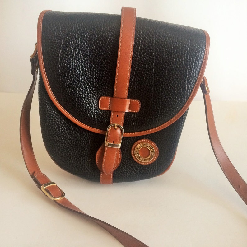Vintage 1980/'s Guy Laroche Black /& Tan Leather-Look Saddle Style Shoulder Bag