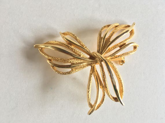 Textured and Polished Gold Tone Intertwined Wings… - image 2