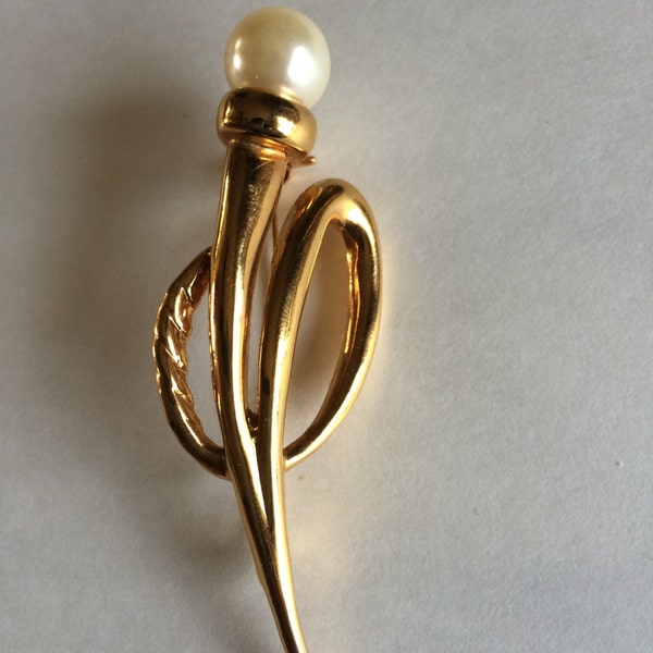 Vintage Haute Couture Gilt and Pearl Flower Pin Brosche eventuell André Courrèges