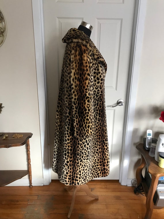 1950's Leopard Print Faux Fur Coat Vintage Cheeta… - image 4