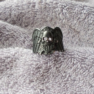 Vintage 1978 G&S Bikers Skull and Crossbones Ring Sz 10 1/4