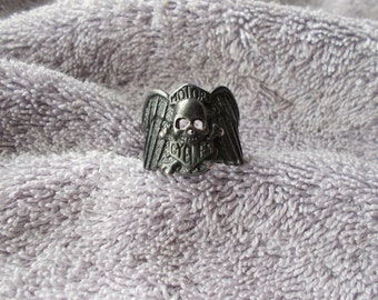 Vintage 1978 G&S Bikers Skull and Crossbones Ring Sz 10 1/4