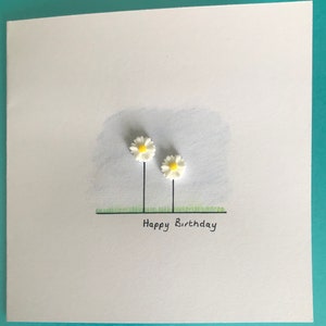 Tarjeta de cumpleaños con flores, pintada a mano y estampada, tarjeta de cumpleaños para mujer, margarita blanca