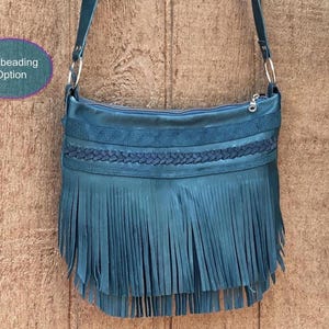 Bolso verde azulado con doble fleco, cuero trenzado estilo bohemio con cuentas, bolso hobo con doble fleco, cierre de cremallera, opciones de forro, bolsillos deslizantes, bolsillo con cremallera