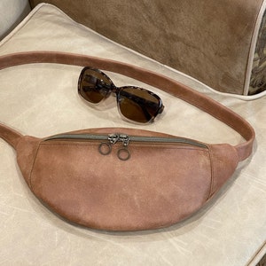 Bolso bandolera de cuero vintage color canela, bolso de viaje tipo bandolera, grande, de cuero suave y grueso, bolso de ciclismo con bolsillo con cremallera, cinturón con cierre de seguridad, cuero genuino