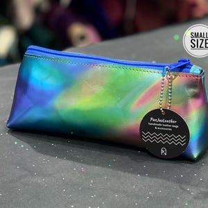 Monedero de cuero con diseño prismático de arcoíris metálico, regalo de cuero, forrado, bolsa de cosméticos, opciones de tamaño, regalo de cumpleaños, cuero europeo premium, Navidad imagen 1
