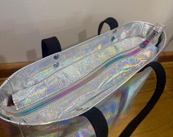 ホログラフィックレザートートバッグ、玉虫色、ファスナーポケット