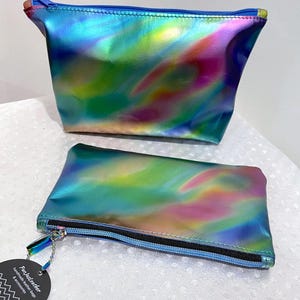 Monedero de cuero con diseño prismático de arcoíris metálico, regalo de cuero, forrado, bolsa de cosméticos, opciones de tamaño, regalo de cumpleaños, cuero europeo premium, Navidad imagen 3