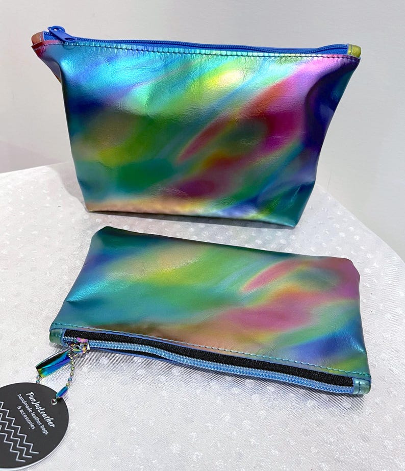 Monedero de cuero con diseño prismático de arcoíris metálico, regalo de cuero, forrado, bolsa de cosméticos, opciones de tamaño, regalo de cumpleaños, cuero europeo premium, Navidad imagen 3