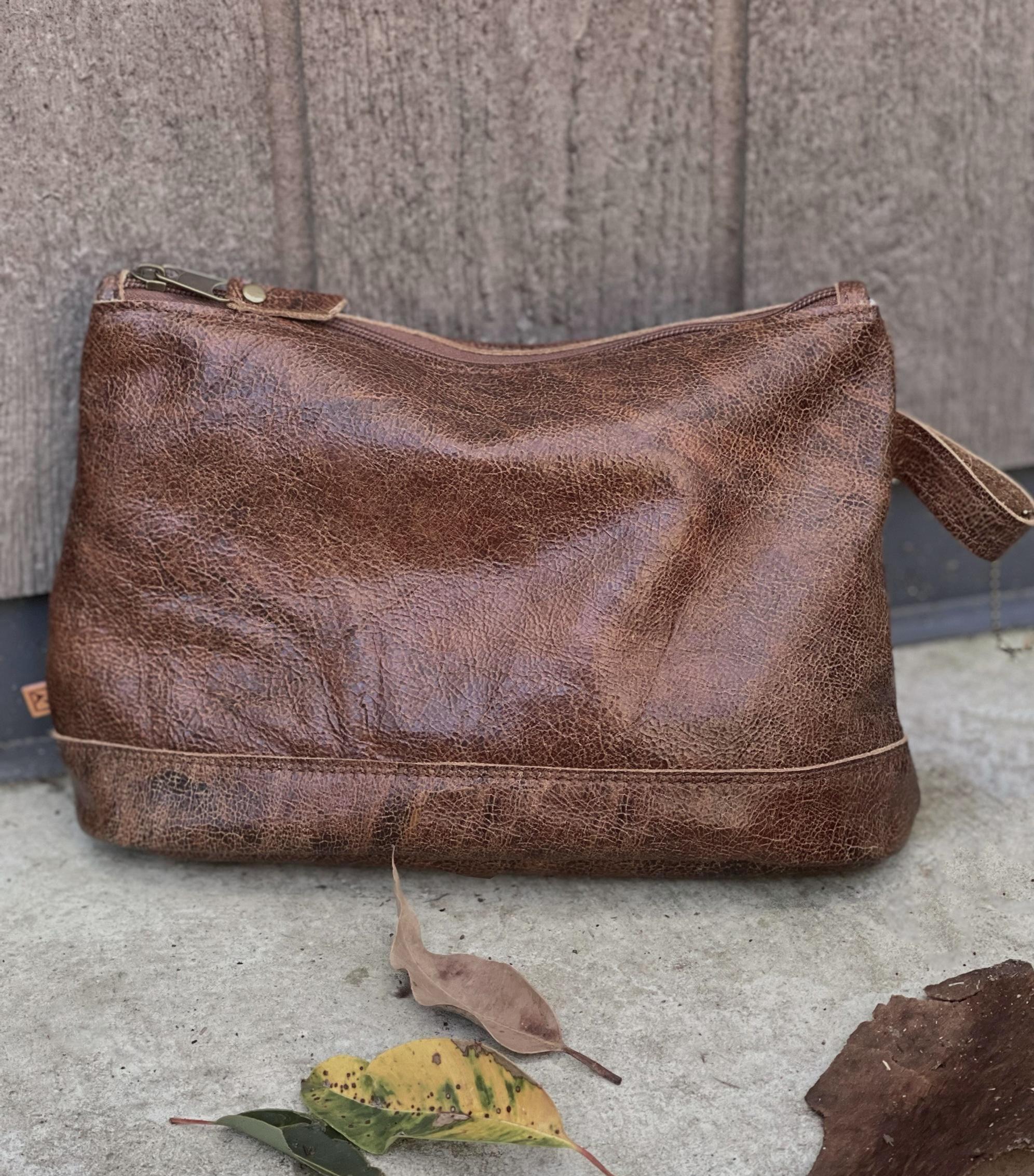 Trousse de toilette en cuir vintage - TOILETRY BAG – SaOrA