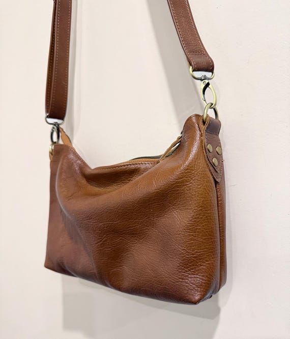 Caramel Brown Leather Crossbody, Dark Tan Shoulder Bag With  display picture 1