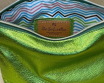 Metallic Green Leather Makeup Bag, Zipper Pouch, Handmade Leather pouch, lined or unlined